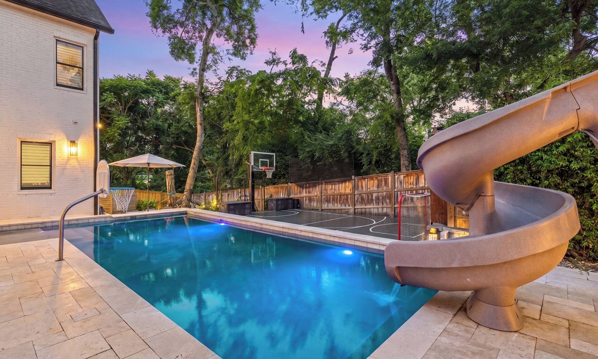 Nashville House | 12 South Estate/Walkable/Heated Pool + Hot Tub