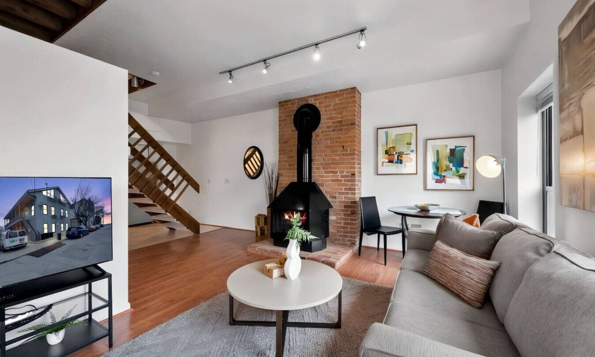 Mount Adams Apartment | 1BR Condo Steps to the Monastery, Cafes, and More