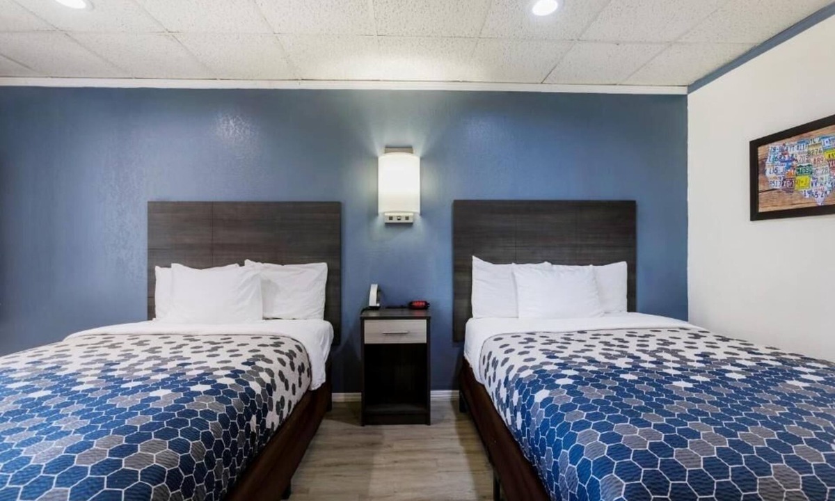 Wytheville Hotel | 2 Rooms - Central Southwest VA Base Near Highways | Ideal for Road Trips