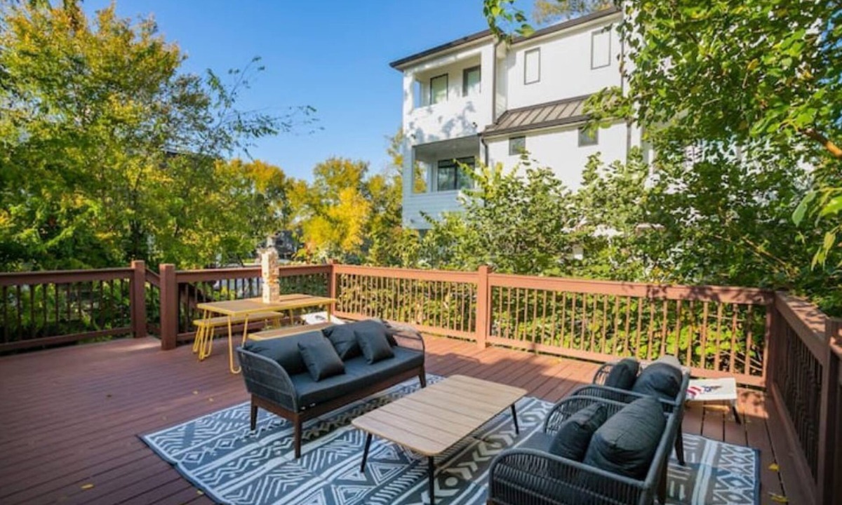 Maxwell House | 2 Whole Homes* Downtown Close*Large Patio w/games