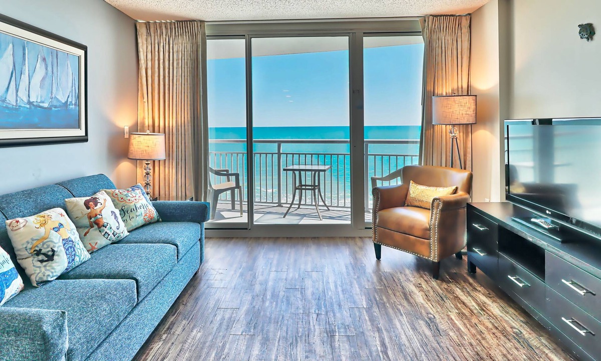 Downtown Myrtle Beach Condo | ❀2024 Newly Renovated❀ Oceanfront Luxury 2BR2BA/Balcony/Quite/CLEAN/Heat Pools