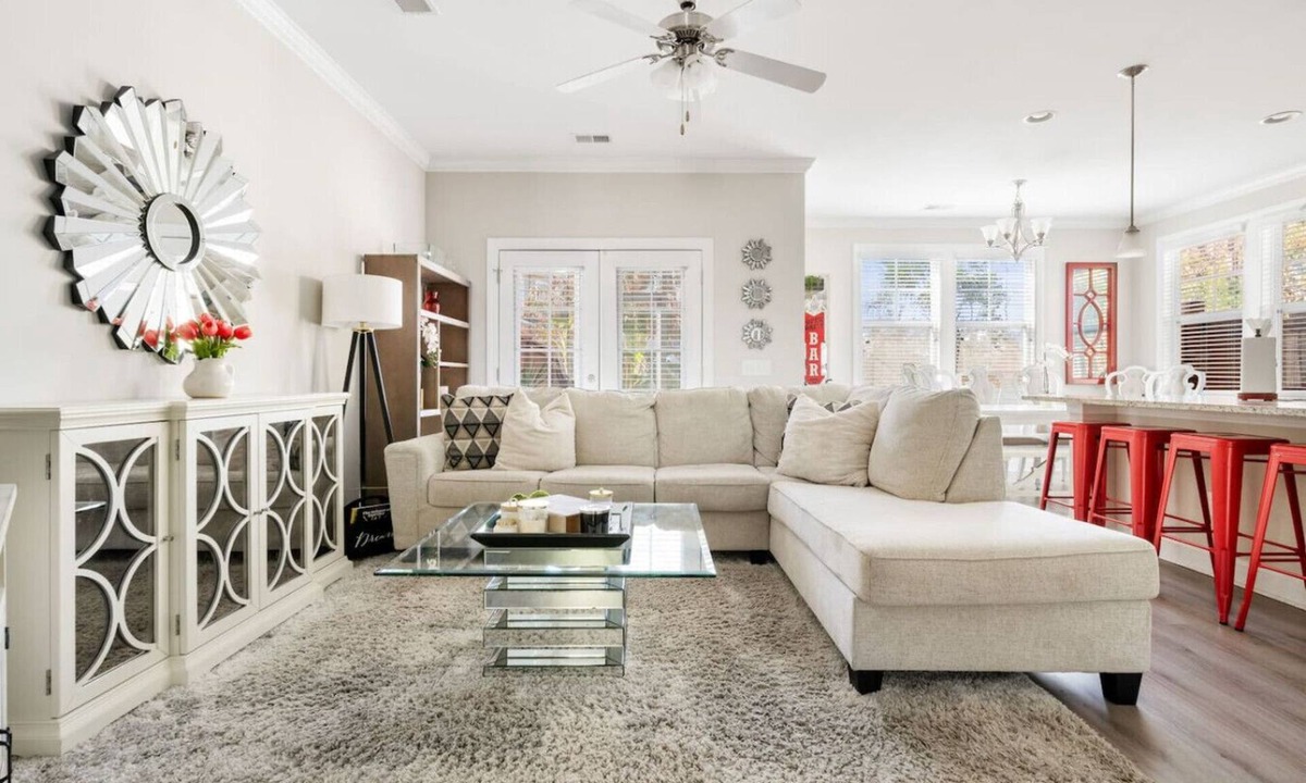 West Ashley Apartment | 3 Bedroom Furnished Townhome - Great Neighborhood!
