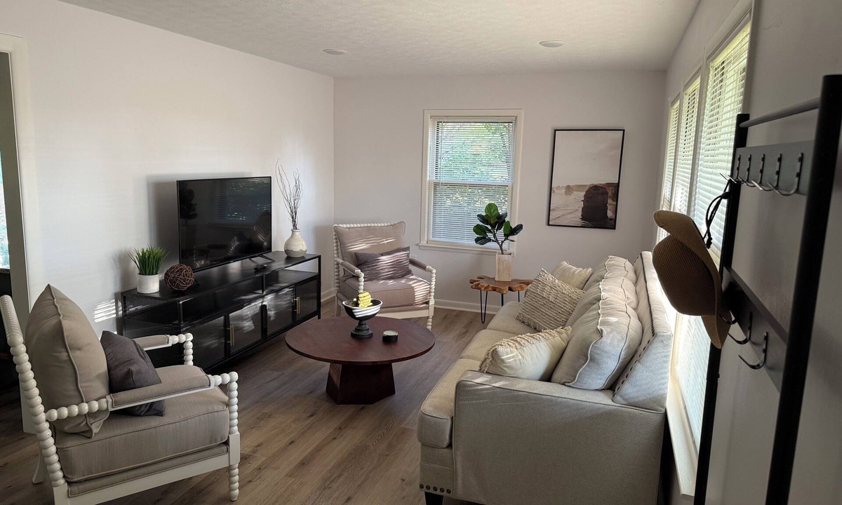 Cleveland House | 3-bedroom house in Heart of Cleveland.