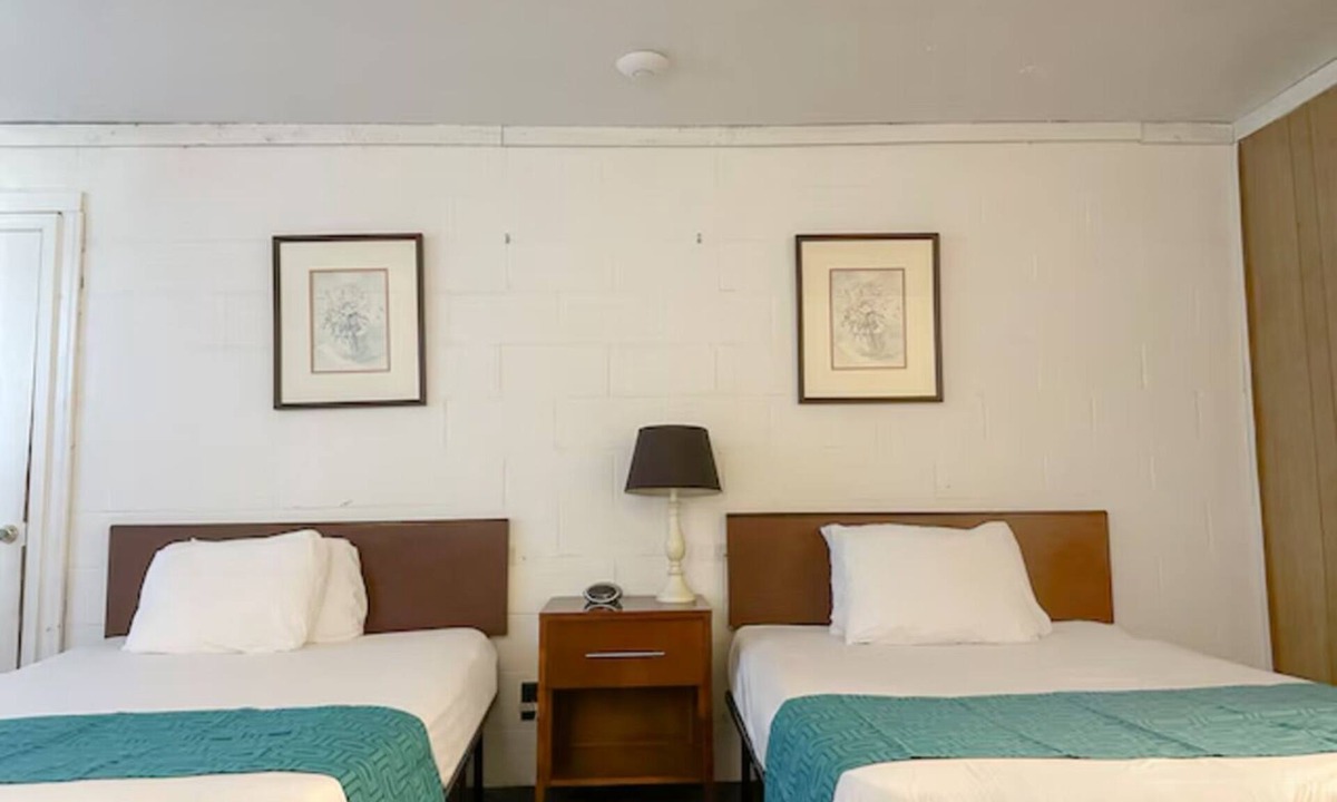 Spencer Hotel | 3 Units | Great for Family Trips | Modern Stay & Scenic Tennessee Views