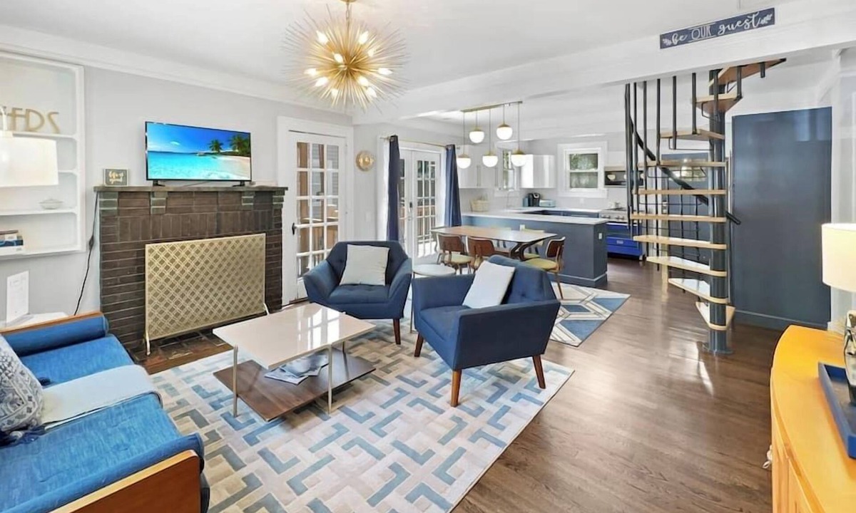 Riverland Terrace House | 3BR Riverland Terrace | Walk to Theater + Eats