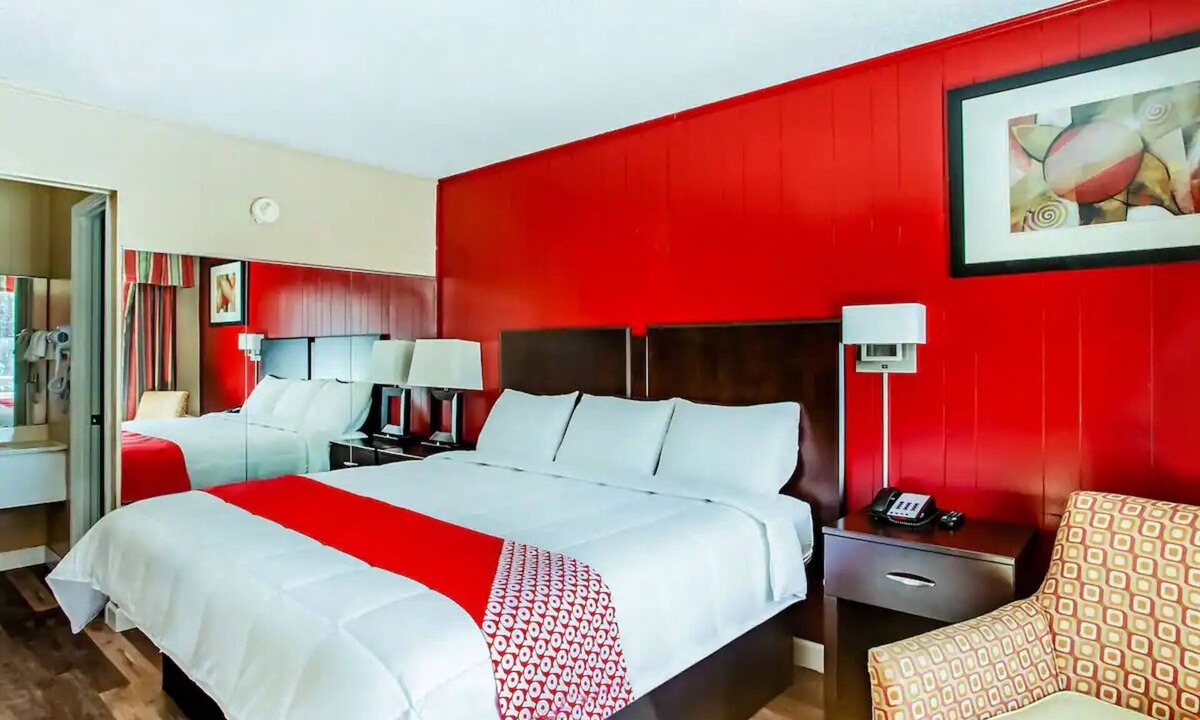 Ridgeland Hotel | 4 King Rooms w/Private Bath for a Comfortable, Budget-Friendly Stay