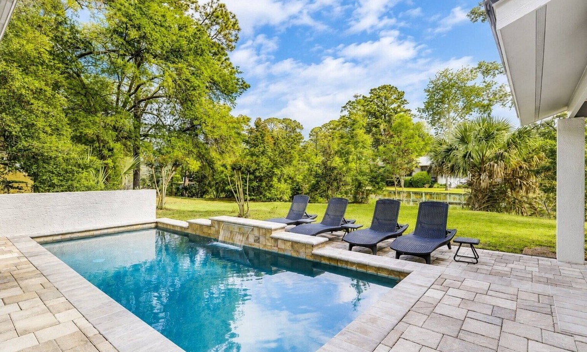 South Beach House | 4 Merganser Court -Dog-Friendly, Private Pool, & Quick Walk to Beach/Marina