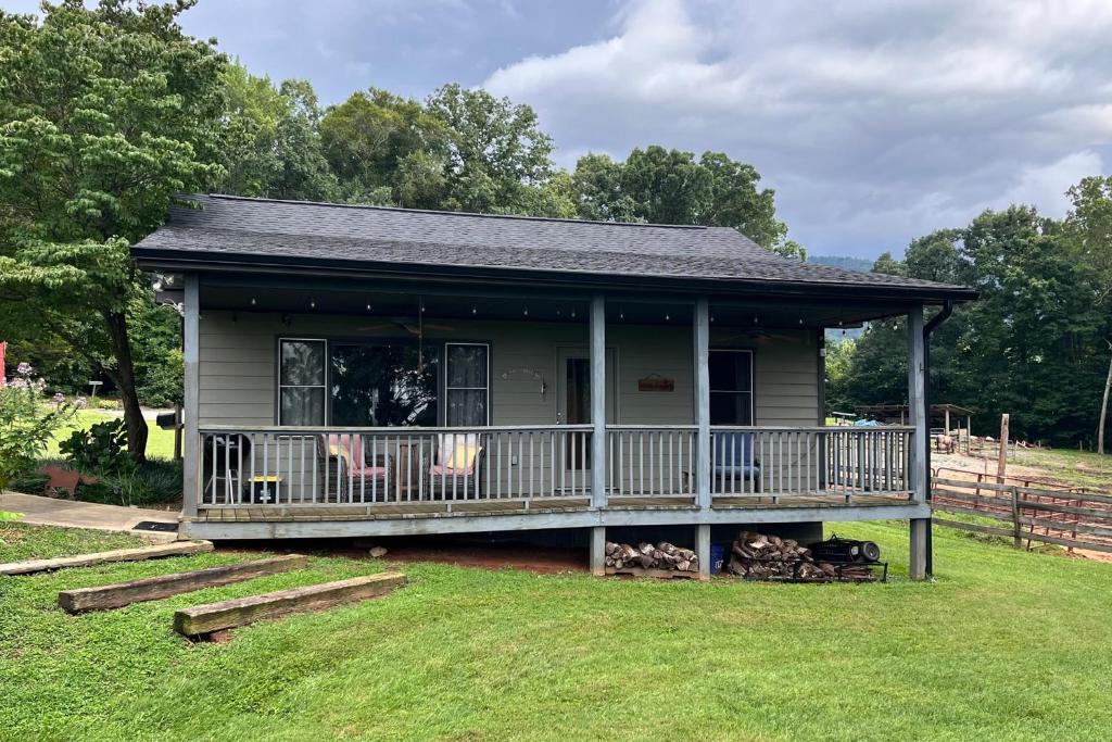 Morganton House | 5 Mi to Downtown Morganton: Cabin on Horse Farm