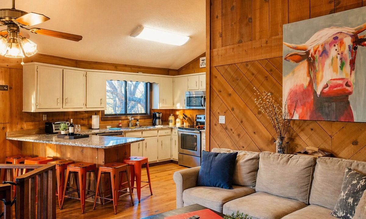 Cleveland Cabin | 675 FIVE Star Reviews | Views | Pool Table & Ping Pong | Pet Friendly | Firepit