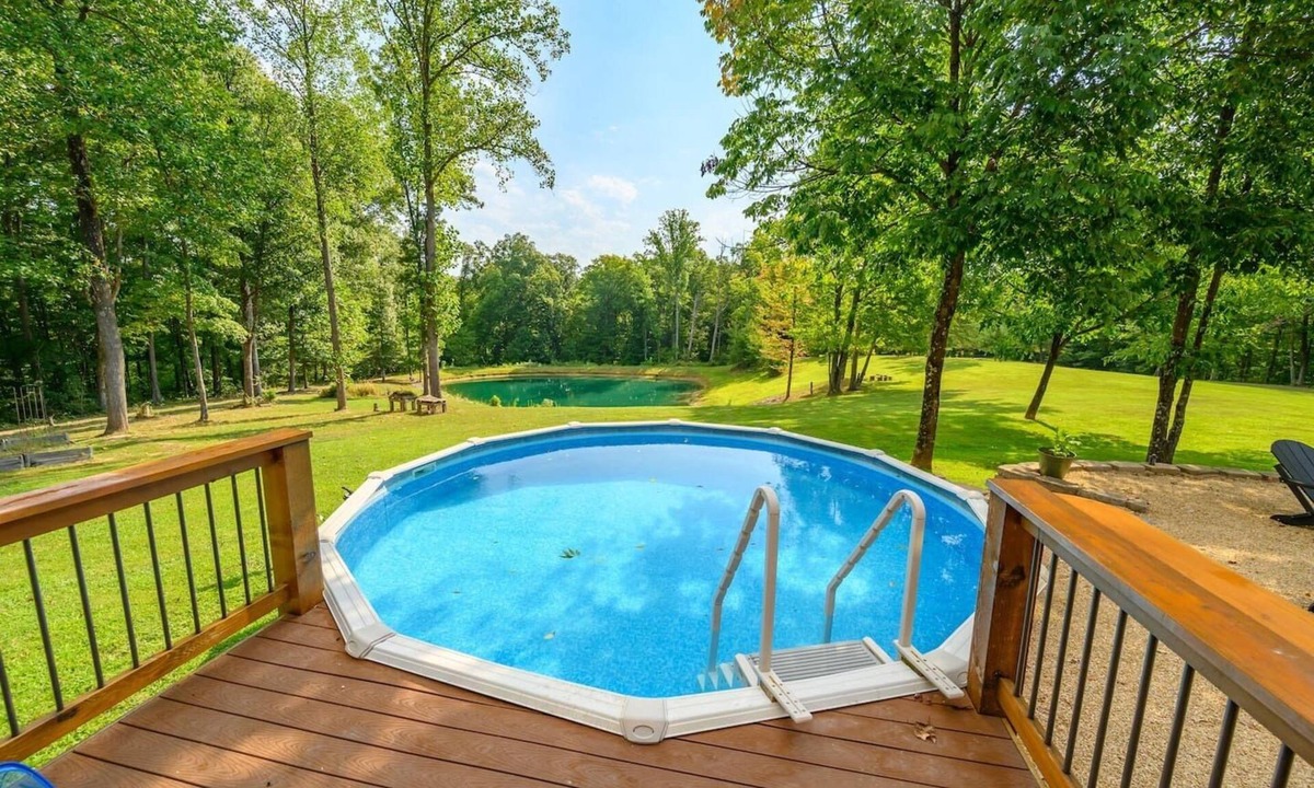 Freetown Cabin | 9 Oaks Log Cabin of Brown County