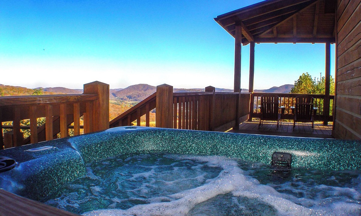 Buck Mountain Cabin | A Heavenly View: Luxury Cabin w/Hot Tub & Mountain Views - Pets OK