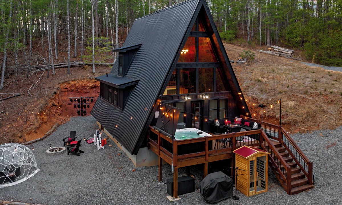 Blue Ridge Cabin | Adult Kink Theme~BDSM-Velvet Chains Retreat-Private