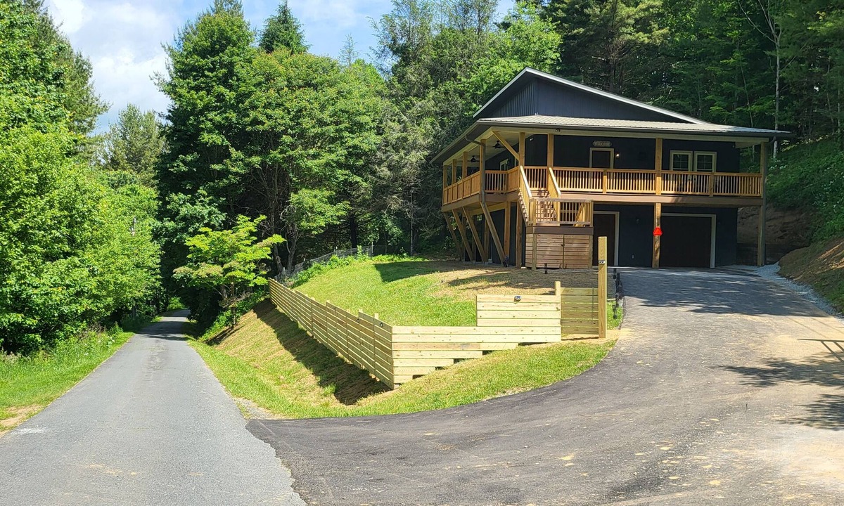 Boone Cabin | Amazing 3BR 3BA Boone Hideaway-Newer Built