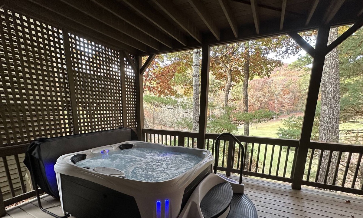 Big Canoe Cabin | Amazing views, 4 bedroom, hot tub, Updated Cabin near amenities