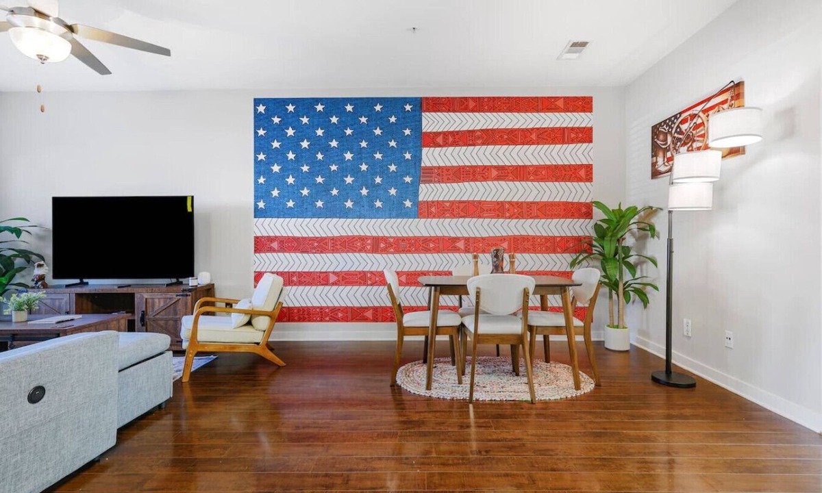 Salemtown Apartment | American Dream (Gated Parking Lot + Pool!)