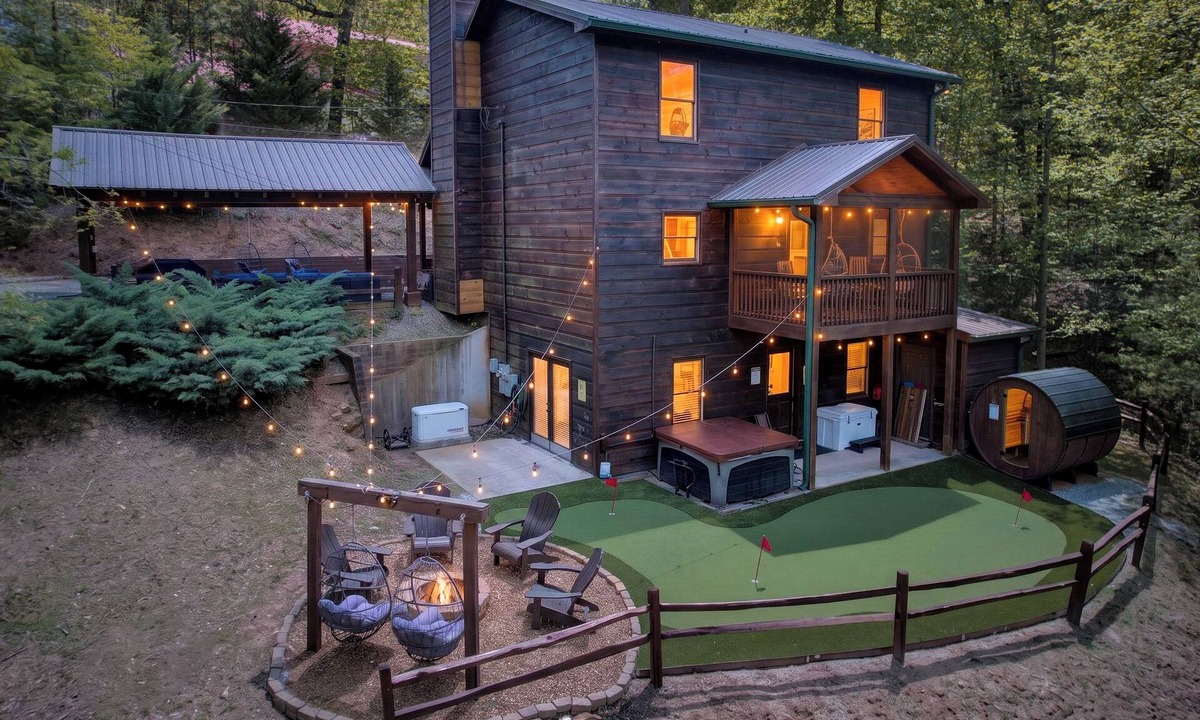 Ellijay Cabin | Arcade Cabin with Sauna, Cold Plunge, Hot Tub, Putting Green, and Mountain View