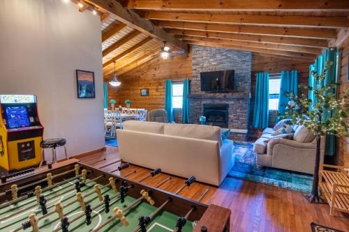 Mount Nebo House | Ascension Cabin - sauna, hot tub, fire pit