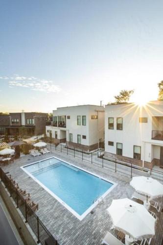Historic Edgefield Apartment | Bachelorette Dream | 2 Units | 8 Kings + 8 Baths