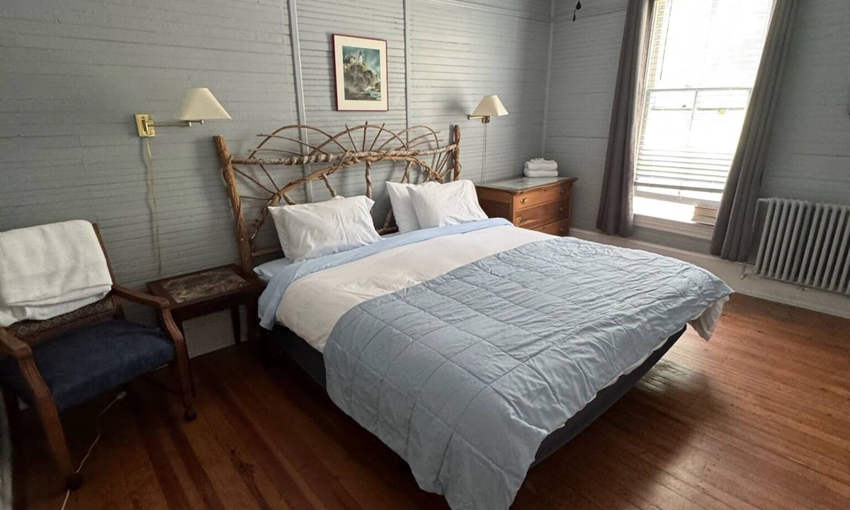 Sylva Hotel | Balsam Mountain Inn