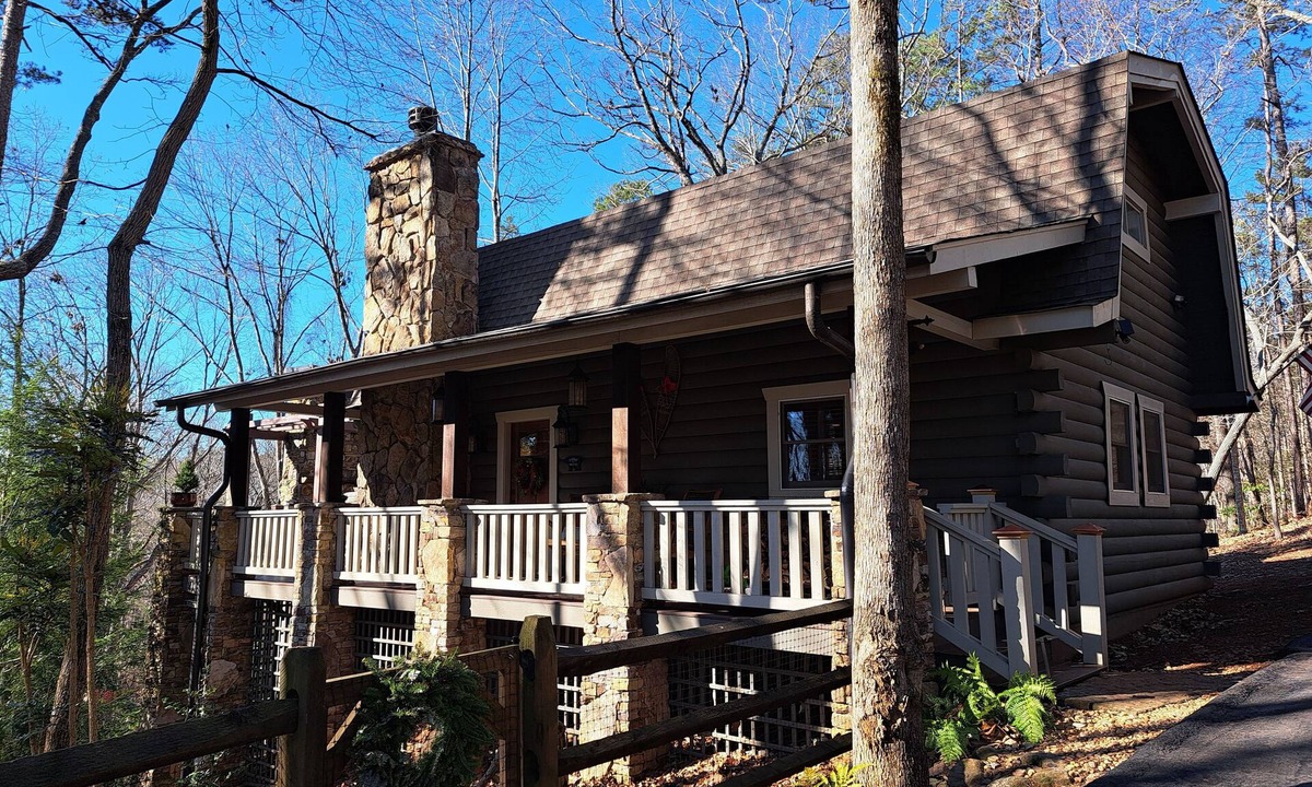 Big Canoe Cabin | Bear's Lair Cabin in beautiful Big Canoe, Georgia