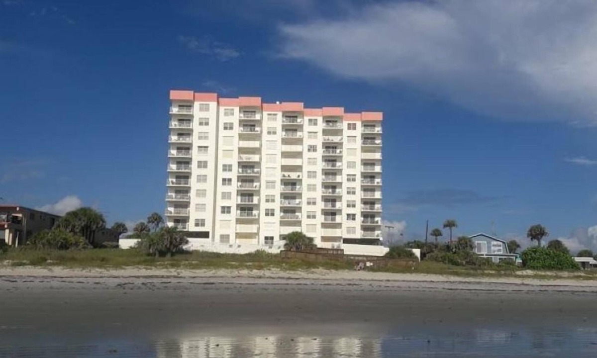 Seawinds Condo Condo | Beautiful Beachside Condo in Ormond-by-the-Sea