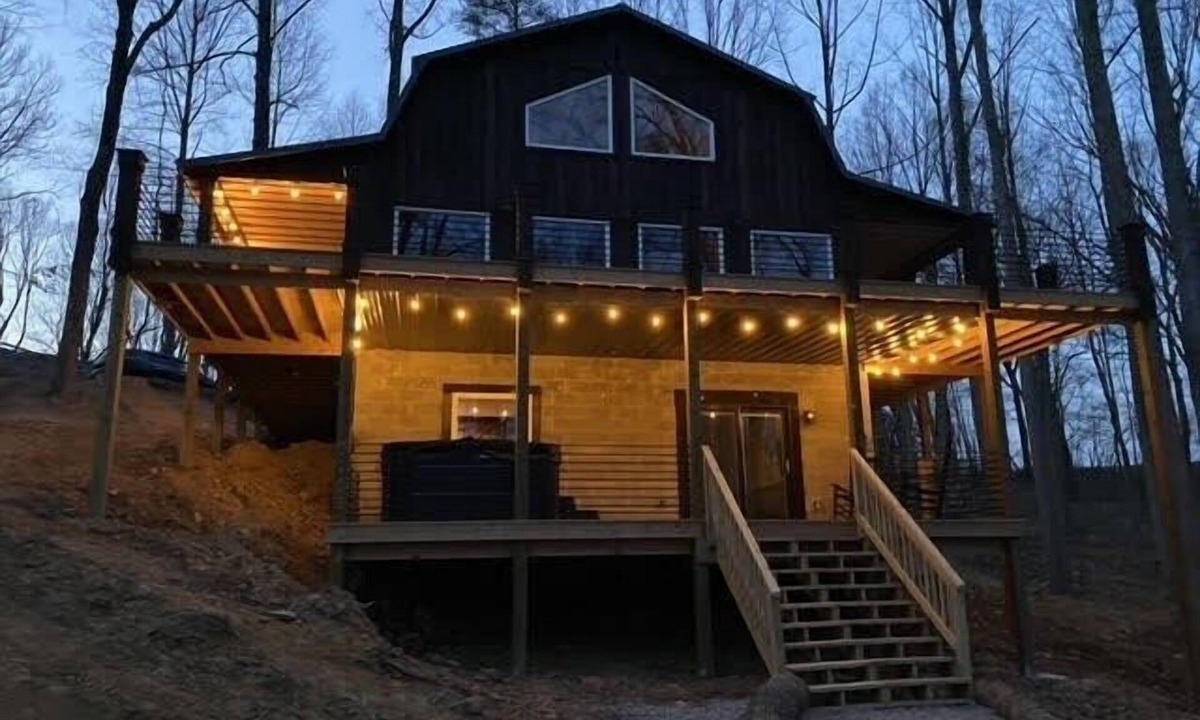 Rockbridge Cabin | Beautiful Cabin on 20 Acres in Hocking Hills - Early Bird Discounts!
