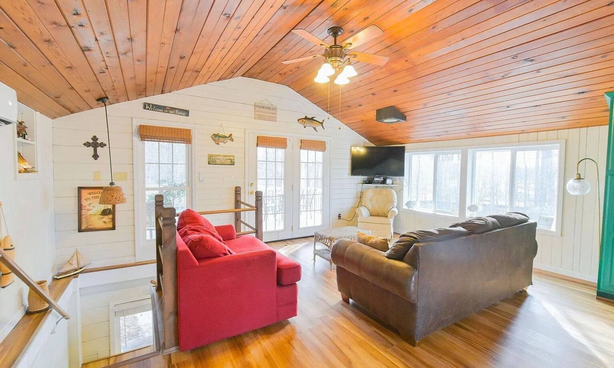 Benton House | Beautiful Cottage -Water Front+dock+Big Bear Bay