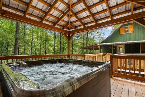 Cosby House | Beside Still Water 1 - 2 Bedrooms, 2 Baths, Sleeps 6 home