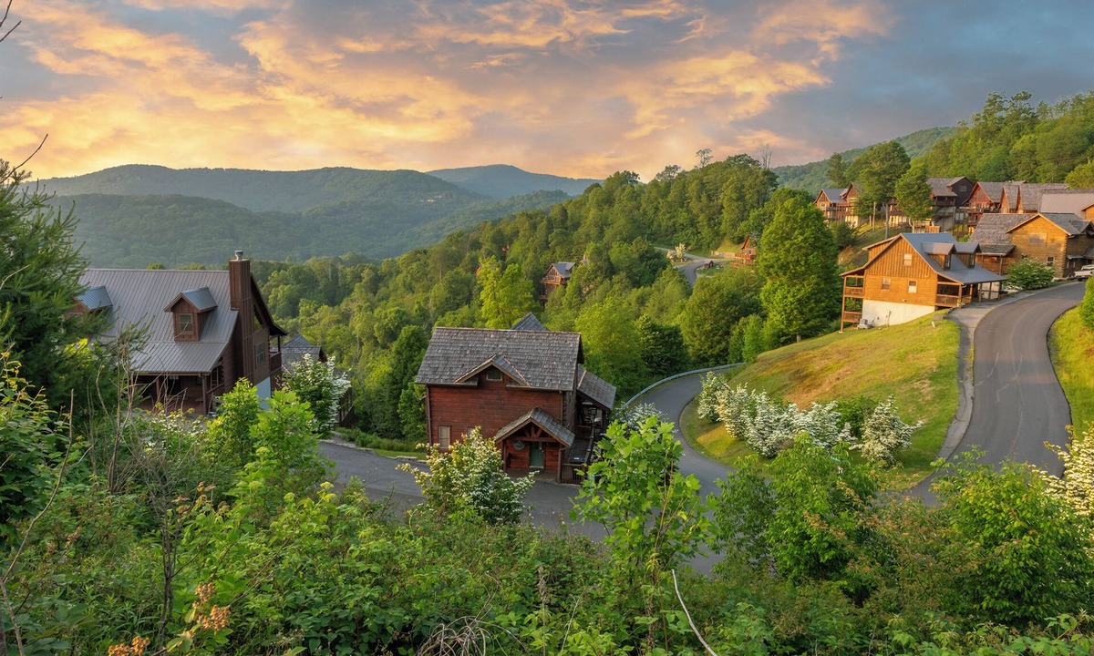 Wolf Laurel Cabin | Big Views Near Asheville New Hot Tub New Grill