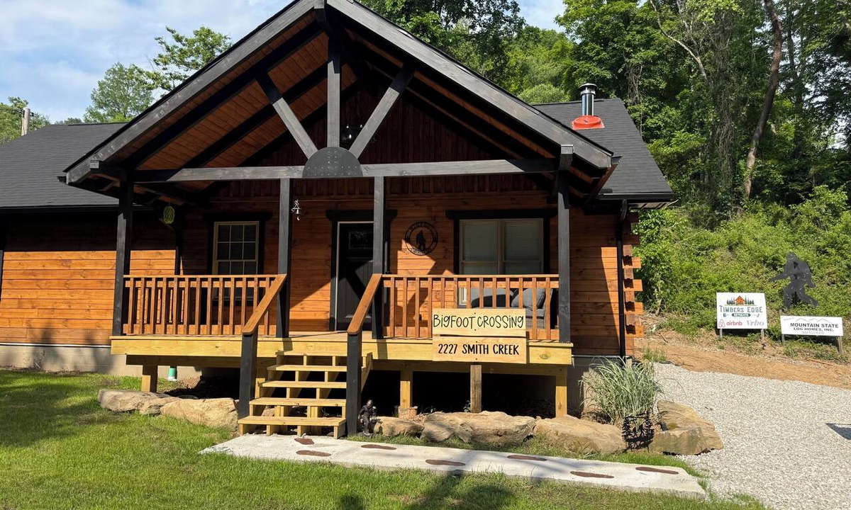 Spring Hill Cabin | Bigfoot's Crossing is an authentic log cabin about 10 minutes from Charleston.