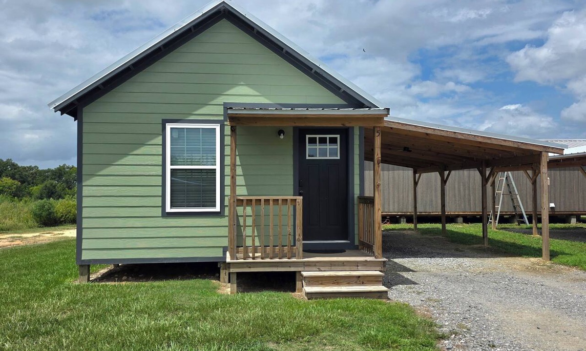 Abbeville Cabin | Blue Gill Lodge Cabin #7 Where living is easy and the fishing is good!