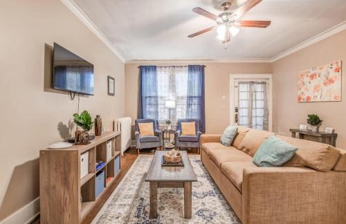 Evergreen Apartment | Blue Moon Bungalow- Downstairs Apartment