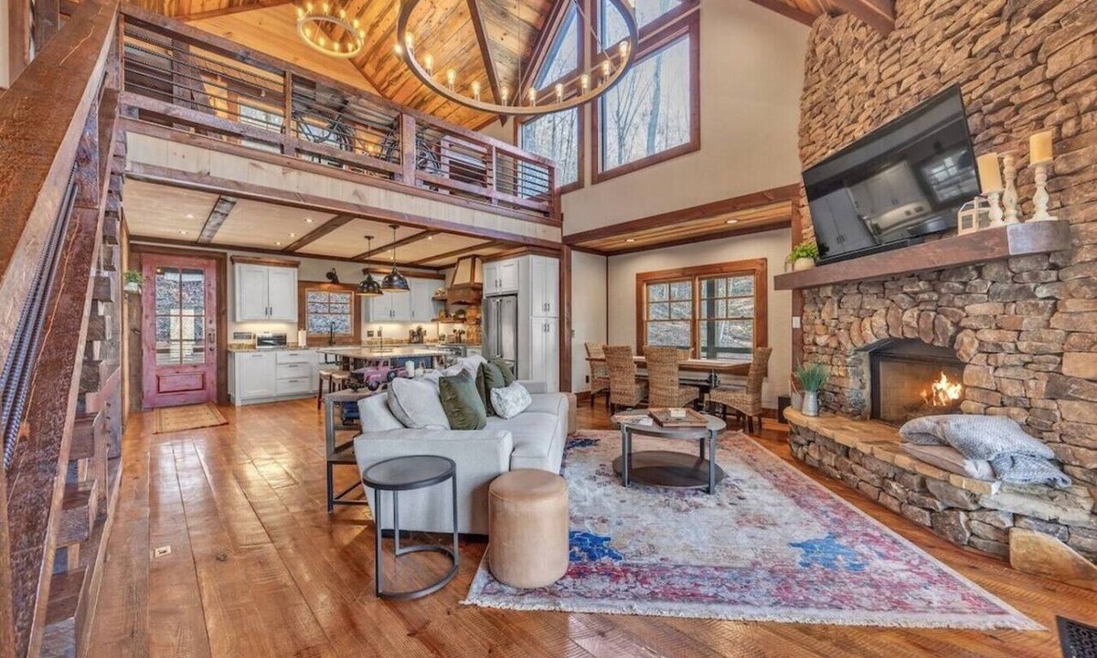 Necowa Cove Cabin | Blue Ridge Escape | Luxury Mtn. Cabin near Lake BR