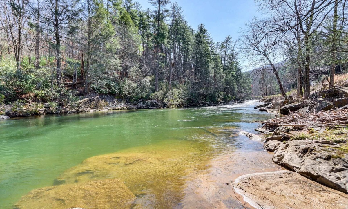 Raccoon Ridge Cabin | Blue River Charming cabin access to river, Blue Ridge.