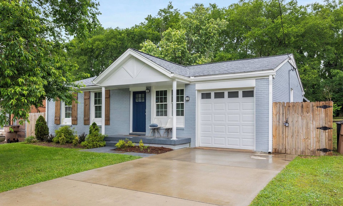 Nashville House | Brahms House - Entire Cozy Cottage Home in Nashville, Tennessee