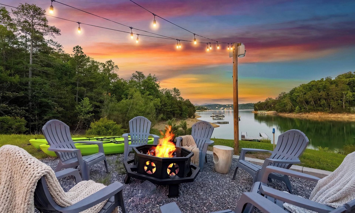 Sevierville Cabin | Brand New Lakefront Oasis: Private Dock & boat launch, Kayaks, Hot Tub