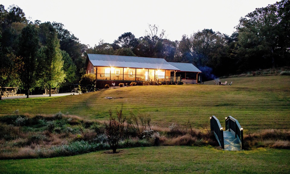 Greeneville House | Bridgeview Bend - Charming 3-bedroom house with spacious yard and seasonal creek