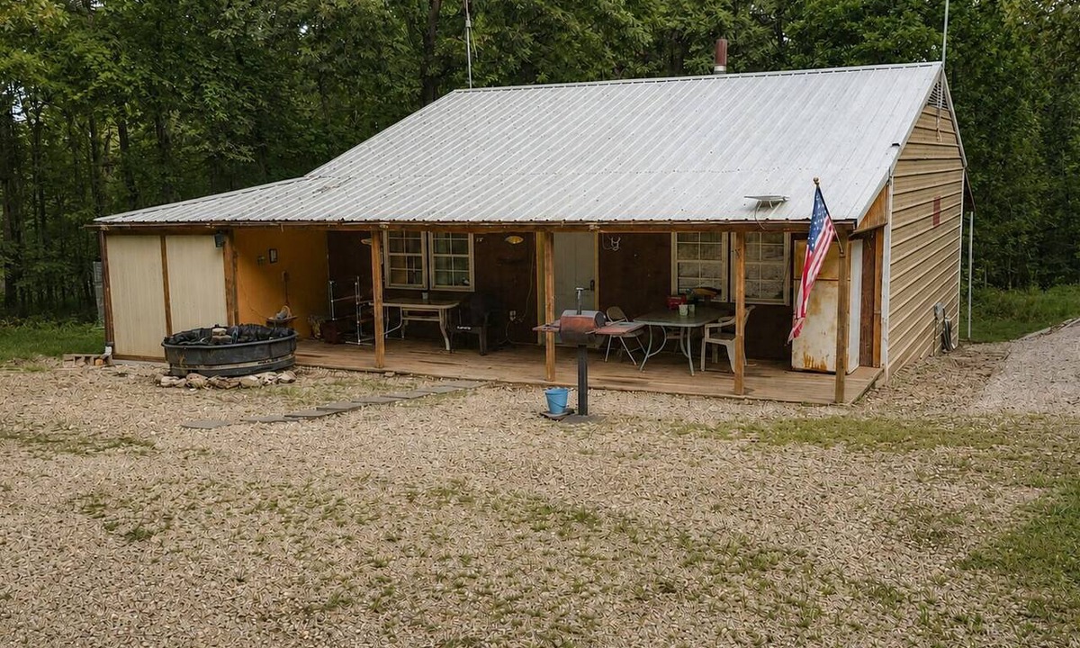 Wappapello House | Brown's Lake House, Family-Friendly 2 Bedroom Retreat Near Lake Wappapello