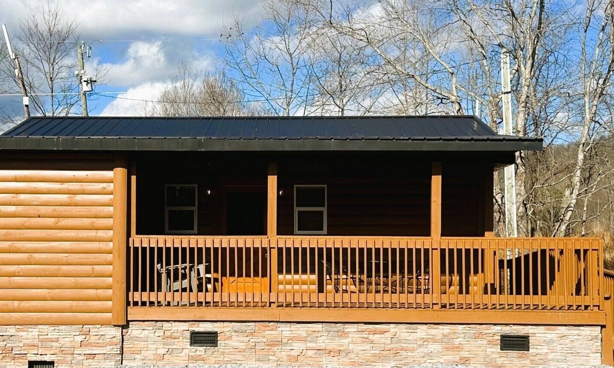 Newland Cabin | Buck Hill Campground Tiny Home Cabin #5 Honeymoon Suite