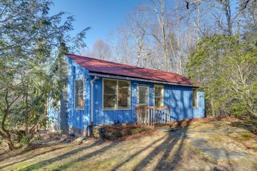 Burnsville House | Burnsville Cabin w/Deck & Trails - Dog Friendly!