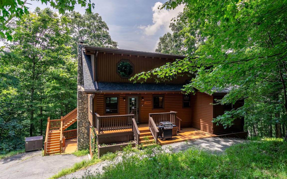 Boone Cabin | Cabin ∙ 3 bedrooms ∙ 10 guests