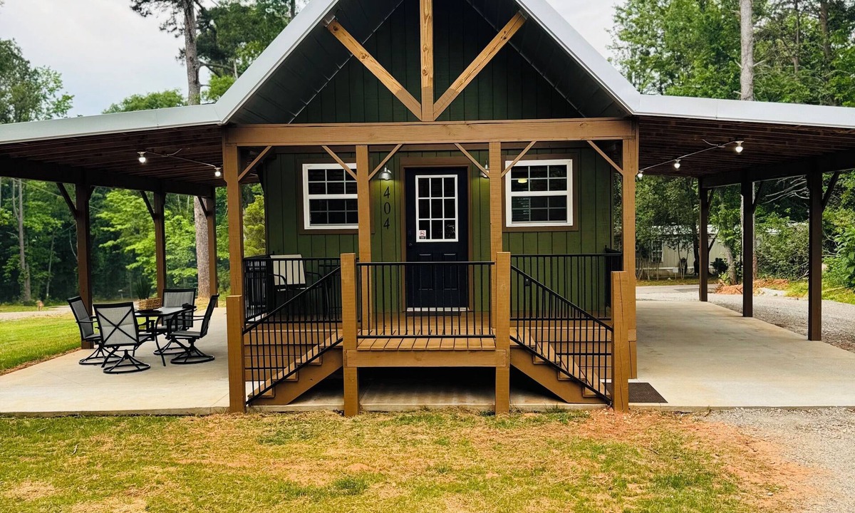 Townville Cabin | Cabin 3/LAKE HARTWELL/Green Pond&Broyles Lndgs/Clemson/Shelter w/charging ports