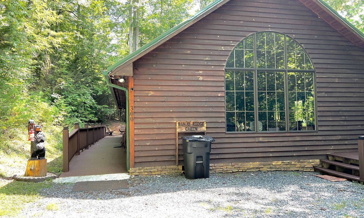 Butler Cabin | Cabin nestled in the woods