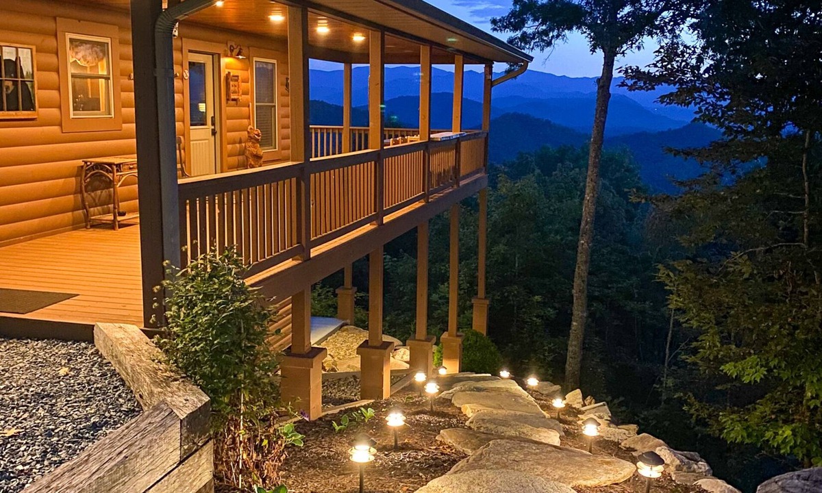 Bryson City Cabin | Carie's Cabin-Mountain Views - Hot Tub - Gas Fireplace- 4WD/AWD