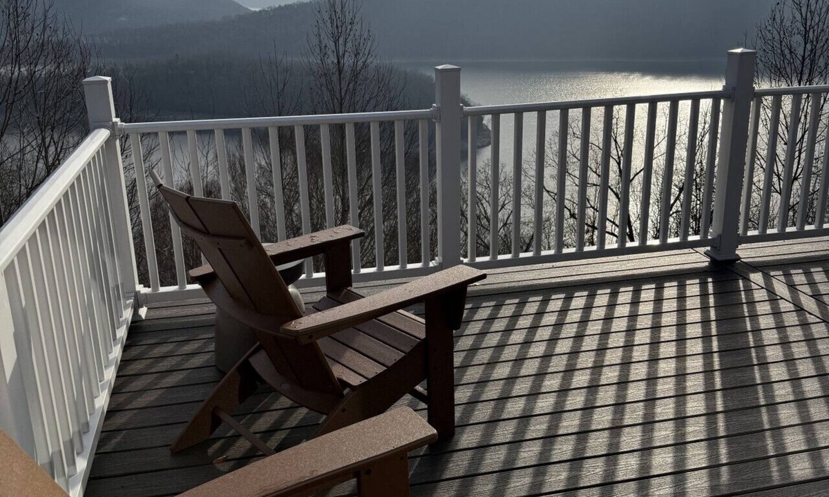 Silver Point House | Center Hill Lake Retreat: Views! Pool, HotTub, GreatLocation, 8 Beds & Elevator!