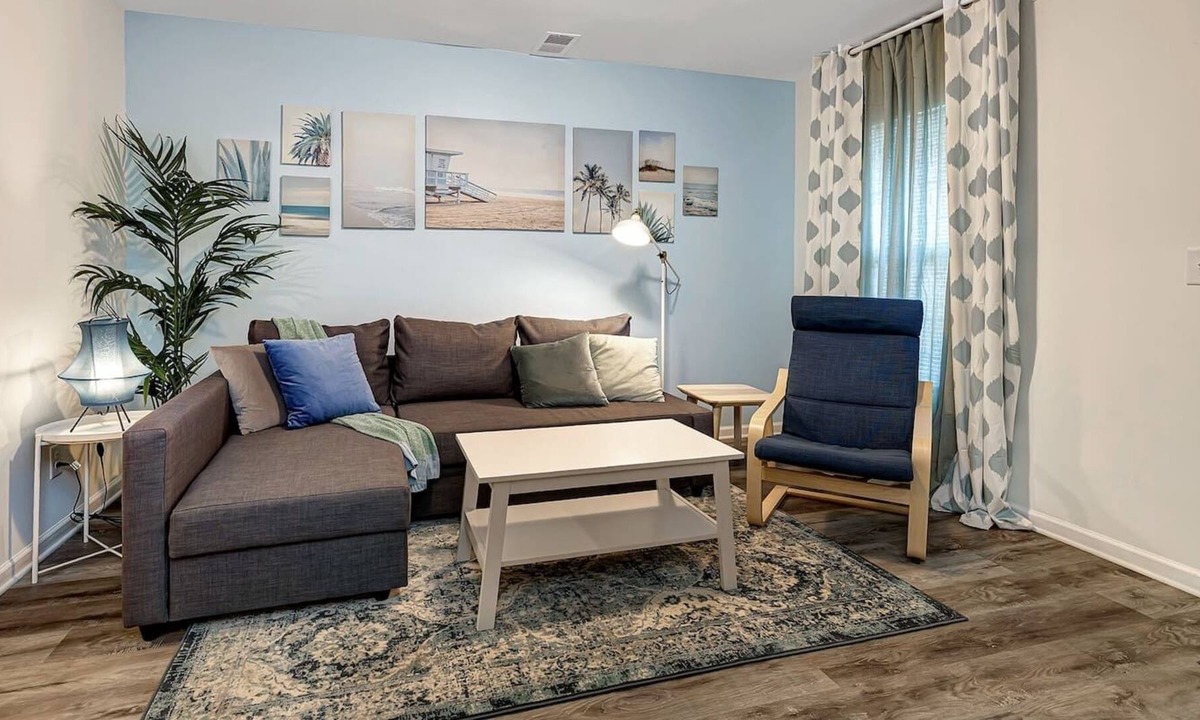 Ponderosa - Wingate Apartment | Center of it all near Airport, Uptown, VA Medical