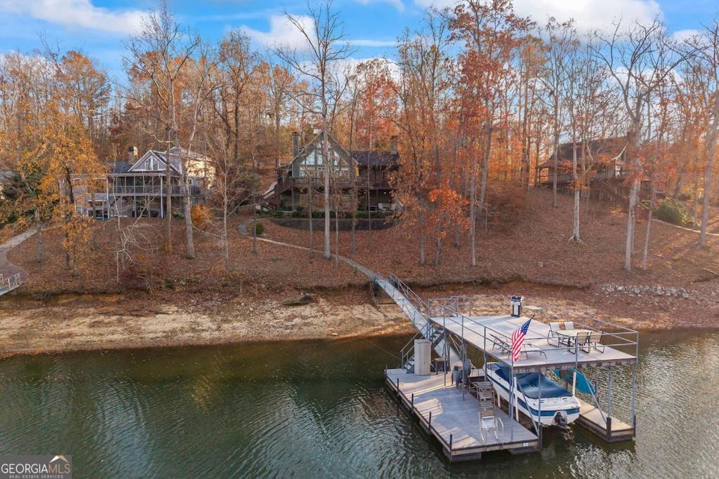 Martin House | Chapman Cottage -Lakefront, Deep Water Dock-Party Deck, Paddleboard, Grills, Game Room, Pool table, Fireplace