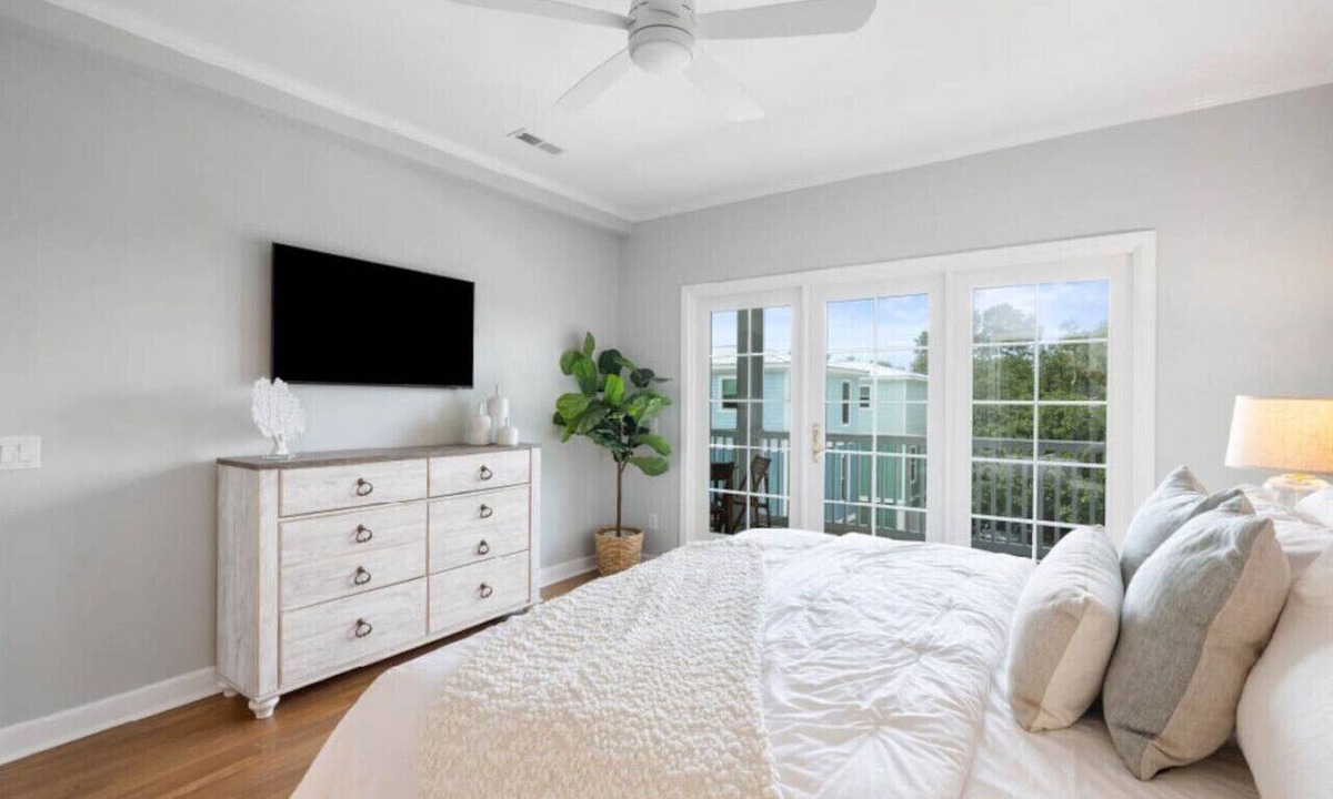 Folly Beach Condo | Charleston’s Folly! King Suite - Walk to Center St