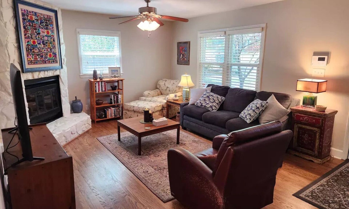 Charlotte House | Charmer in Starmount