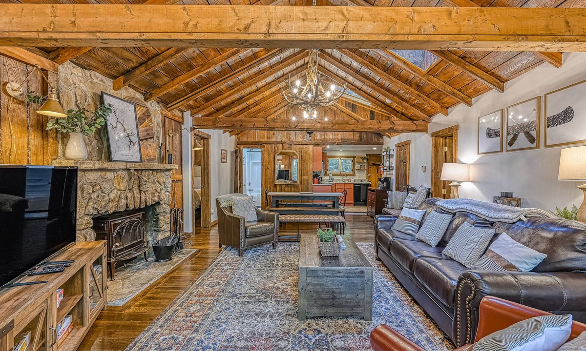 Thayerville Cabin | Charming Cabin with Split Lake Access, Dock, Hot Tub & Firepit
